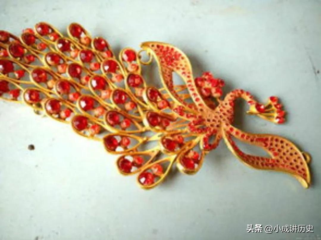 70年代初，江苏江阴，一农民花20元买了一支金发簪，他后来上交了