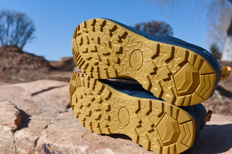 秋冬户外防水防滑软底徒步鞋,全防水全透气徒步鞋