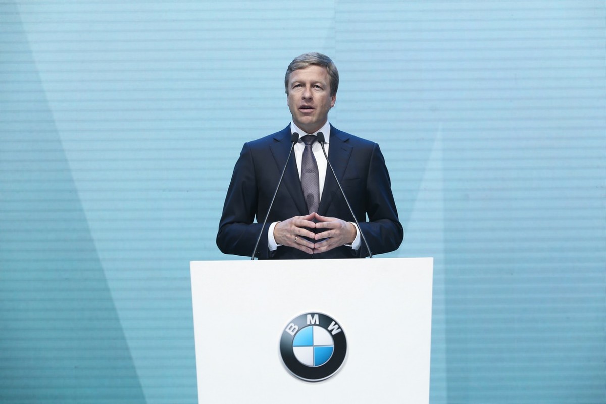 德系中国脱钩论该休矣!华人首次执掌奔驰销售,大众力挺*疆新**工厂