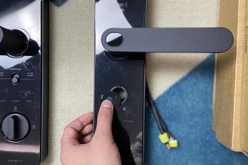 指纹锁到底可不可靠,指纹锁到底靠谱不靠谱