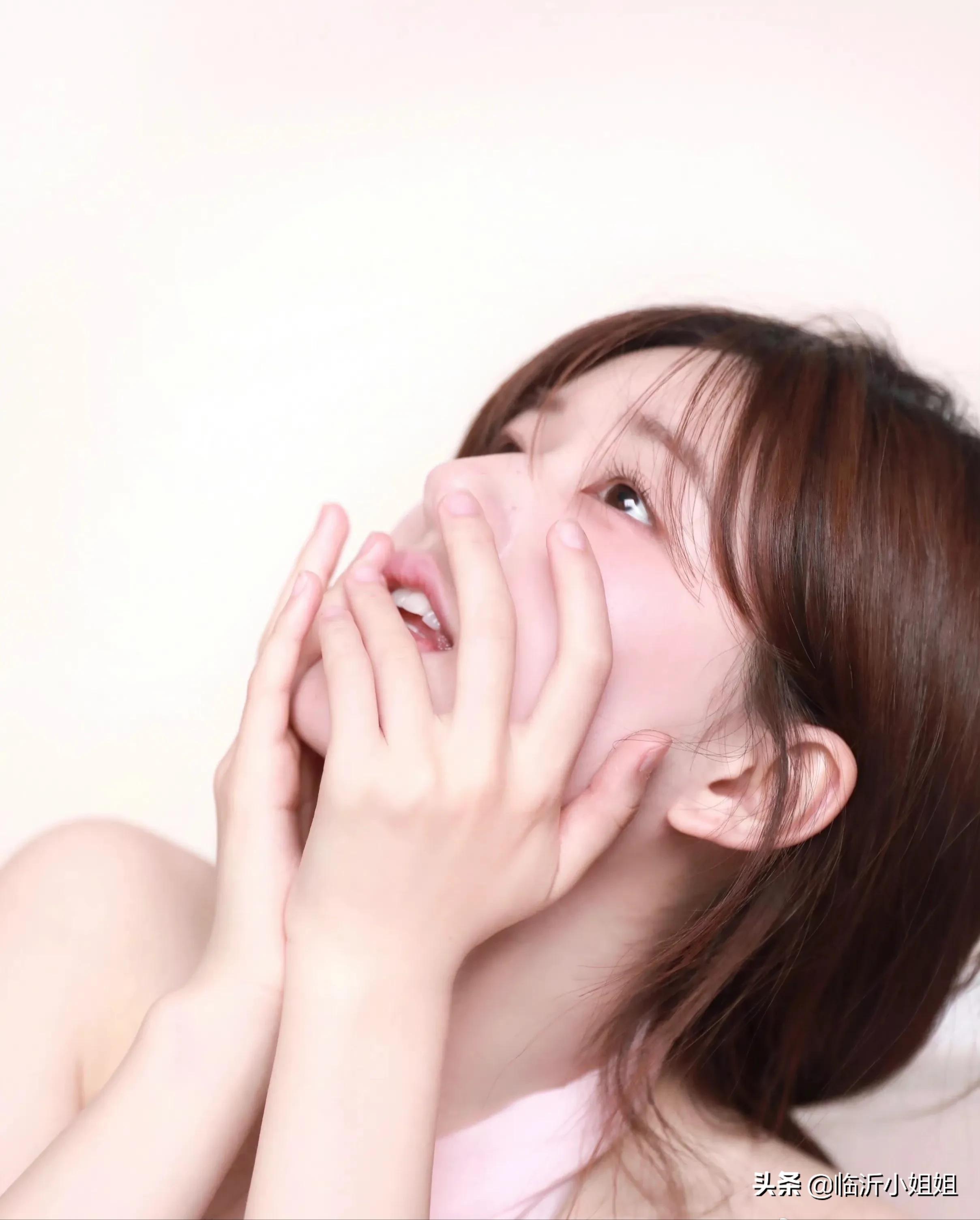 赵露思俏皮可爱的少女感,赵露思时尚俏丽