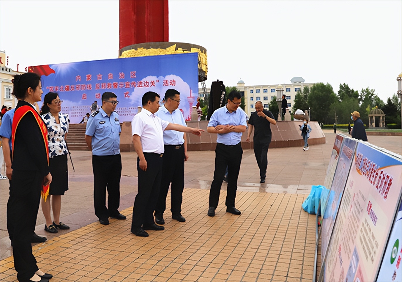 宣传反邪反诈筑牢安全防线,抵制邪教渗透筑牢反邪防线图片