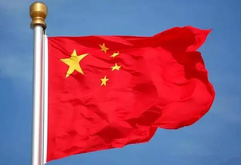 1949年，国家征集*旗国**图案，五星红旗只得15票，另一作品得185票