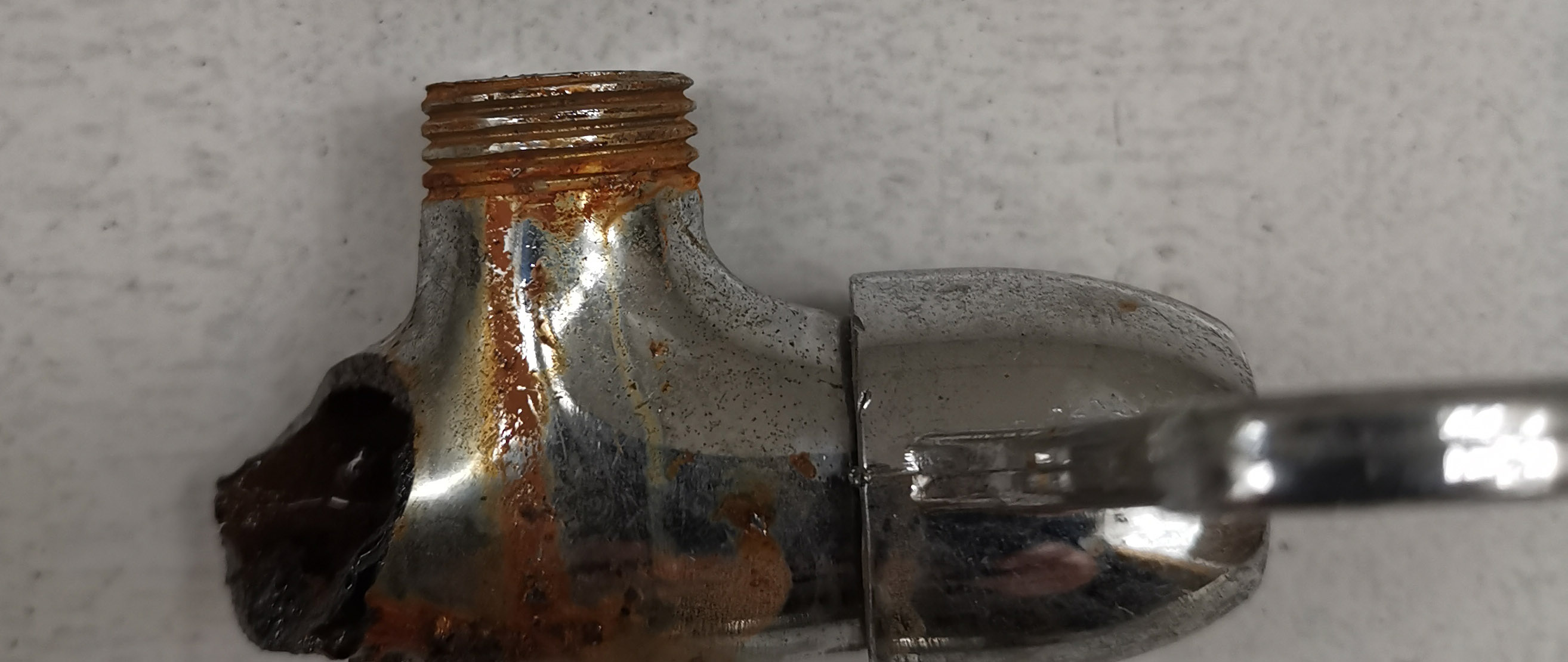 ppr管球阀锈死了怎么更换,入墙出水角阀断了怎么办