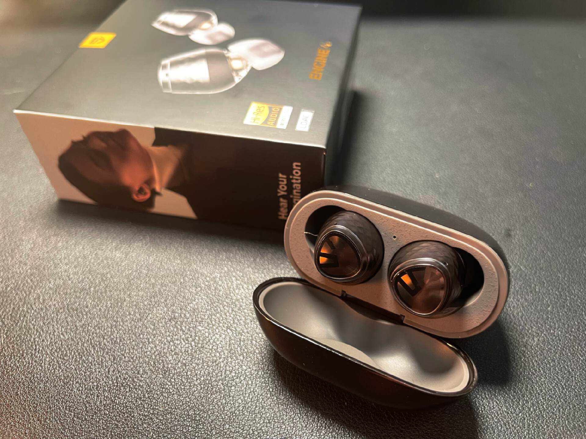 买耳机认准Hi-Res小金标！泥炭Engine4蓝牙耳机：300元档不二之选