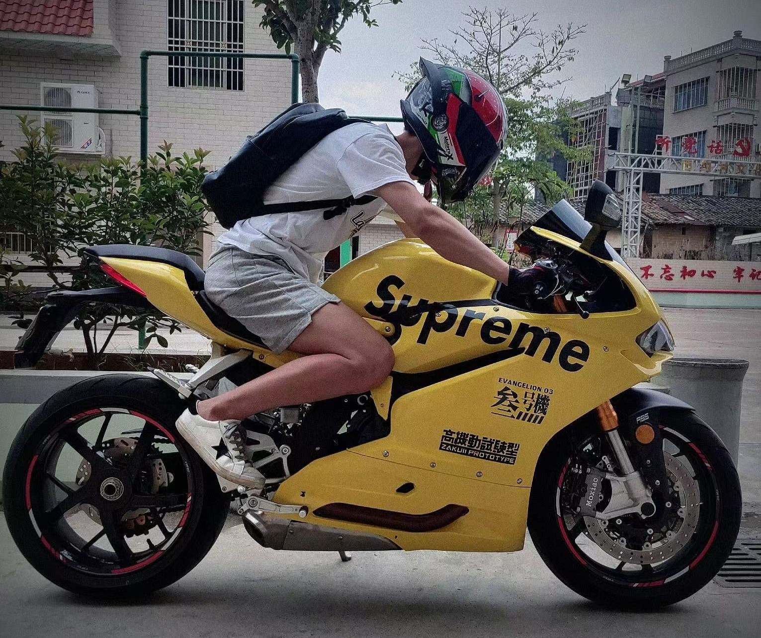 稻花香里说丰年听取蛙声一片,稻花香里说丰年听取蛙声一片英语