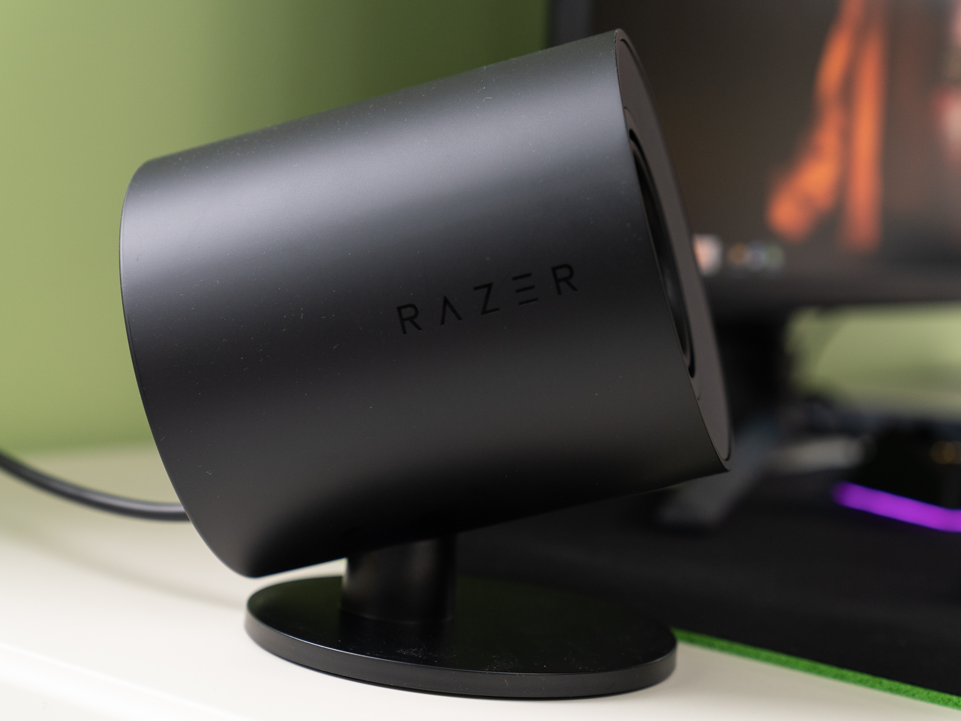 雷蛇天狼星v2听声辨位,雷蛇利维坦v2和天狼星v2怎么选