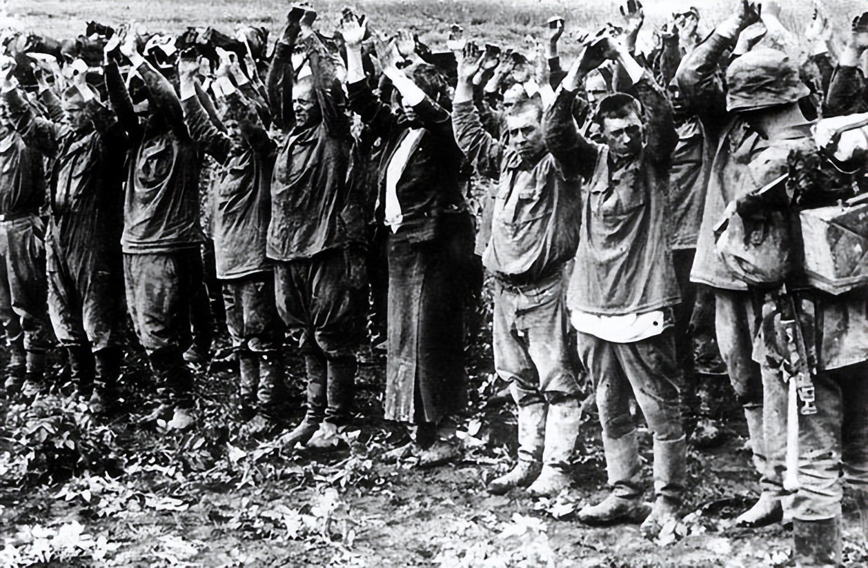 日军战败后苏联如何对待日本战俘,被美国俘虏的日军战俘有多惨