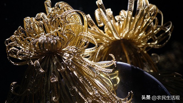 1吨黄金和100元纸币哪个值钱,1吨黄金1吨人民币和1吨美金哪个重