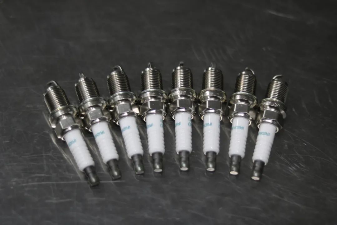 陆巡lc100中控台翻新视频,陆巡lc100内饰翻新