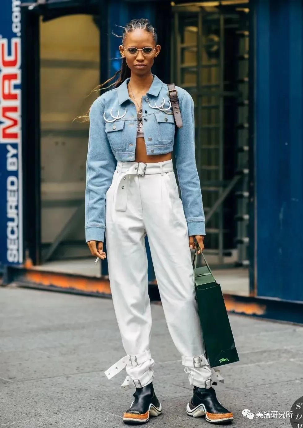 复古牛仔衣搭配什么裤子好看,复古牛仔衣搭配什么裤子