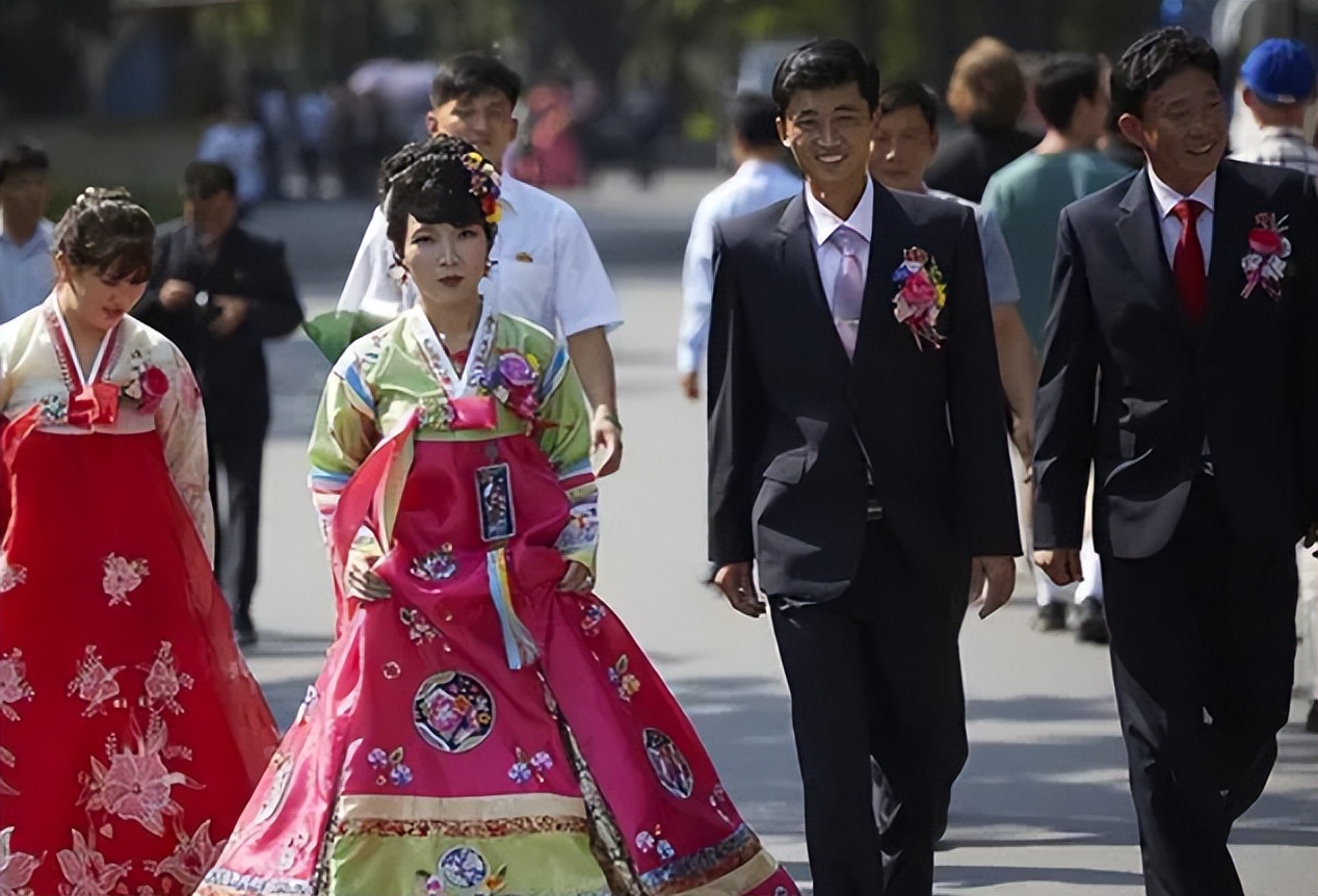 朝鲜人靠什么收入,朝鲜人月入几百元