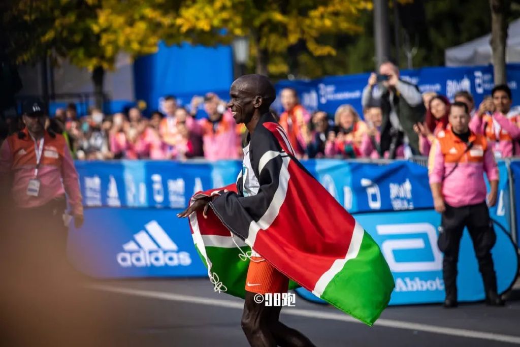 柏林马拉松基普乔格视频,基普乔格神人