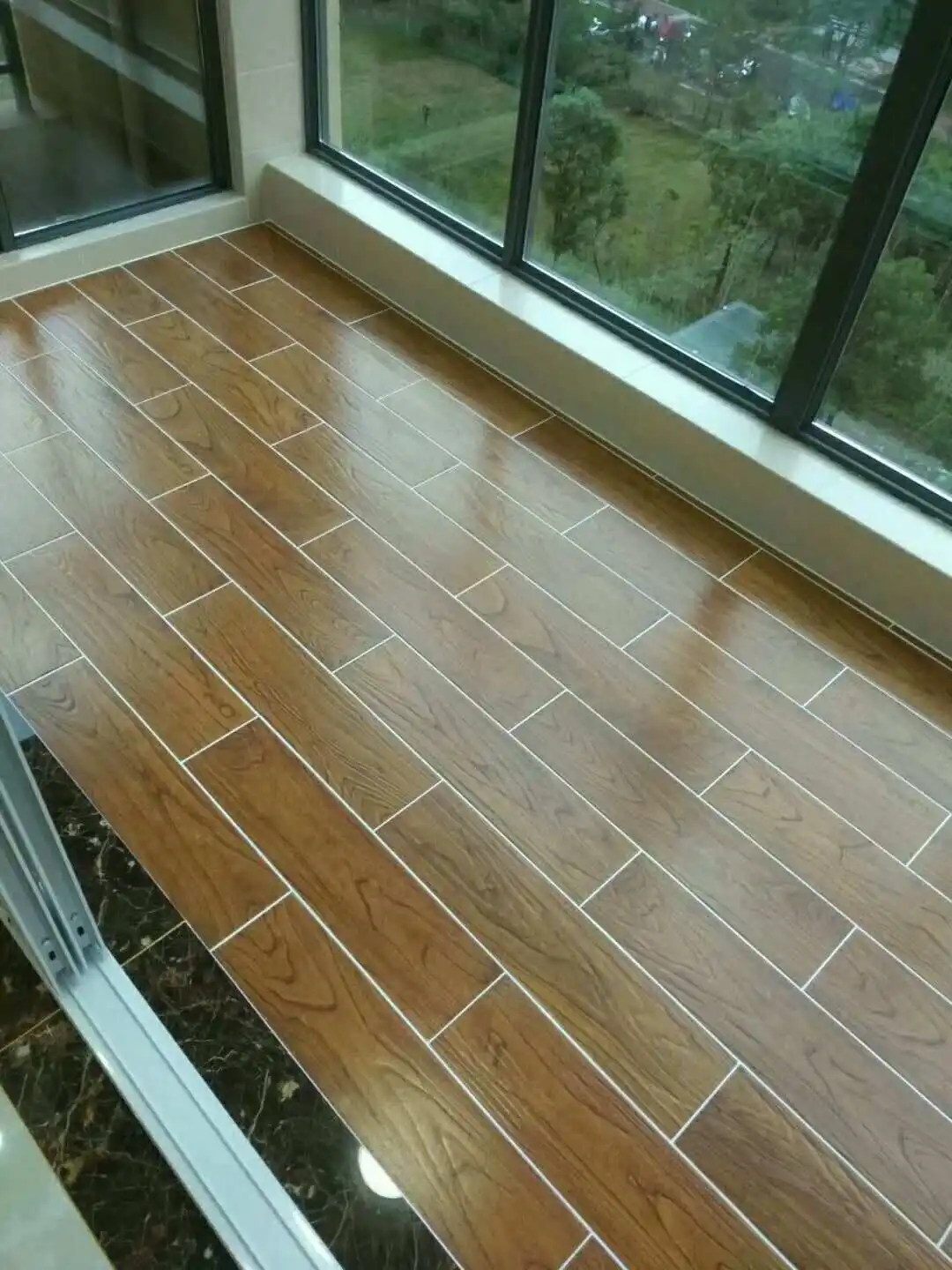 美缝瓷砖用彩砂好还是普通的好,瓷砖填缝用环氧彩砂美缝剂哪个好