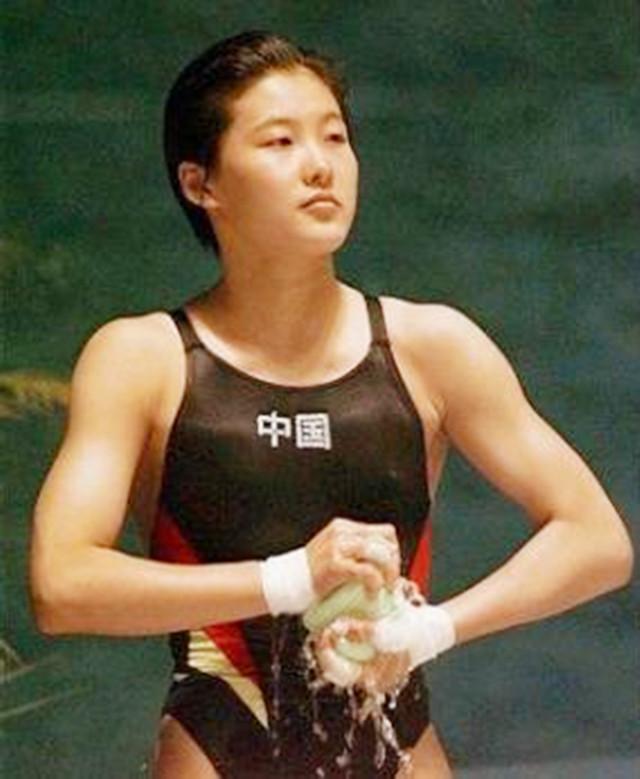 24岁跳水皇后为什么嫁50岁老公,三代跳水皇后齐聚