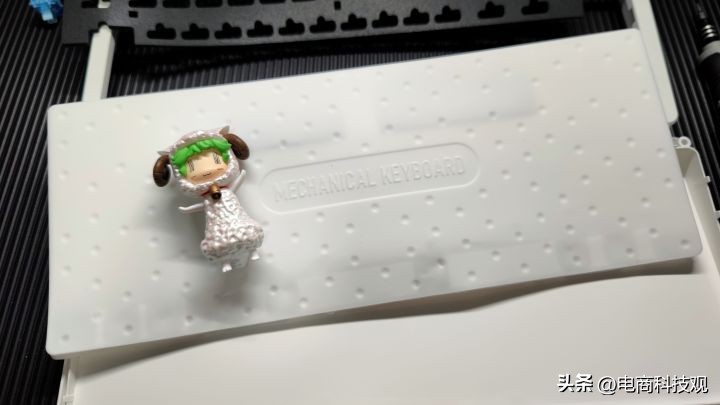 达尔优a81三模全透,达尔优a81单模和三模怎么选