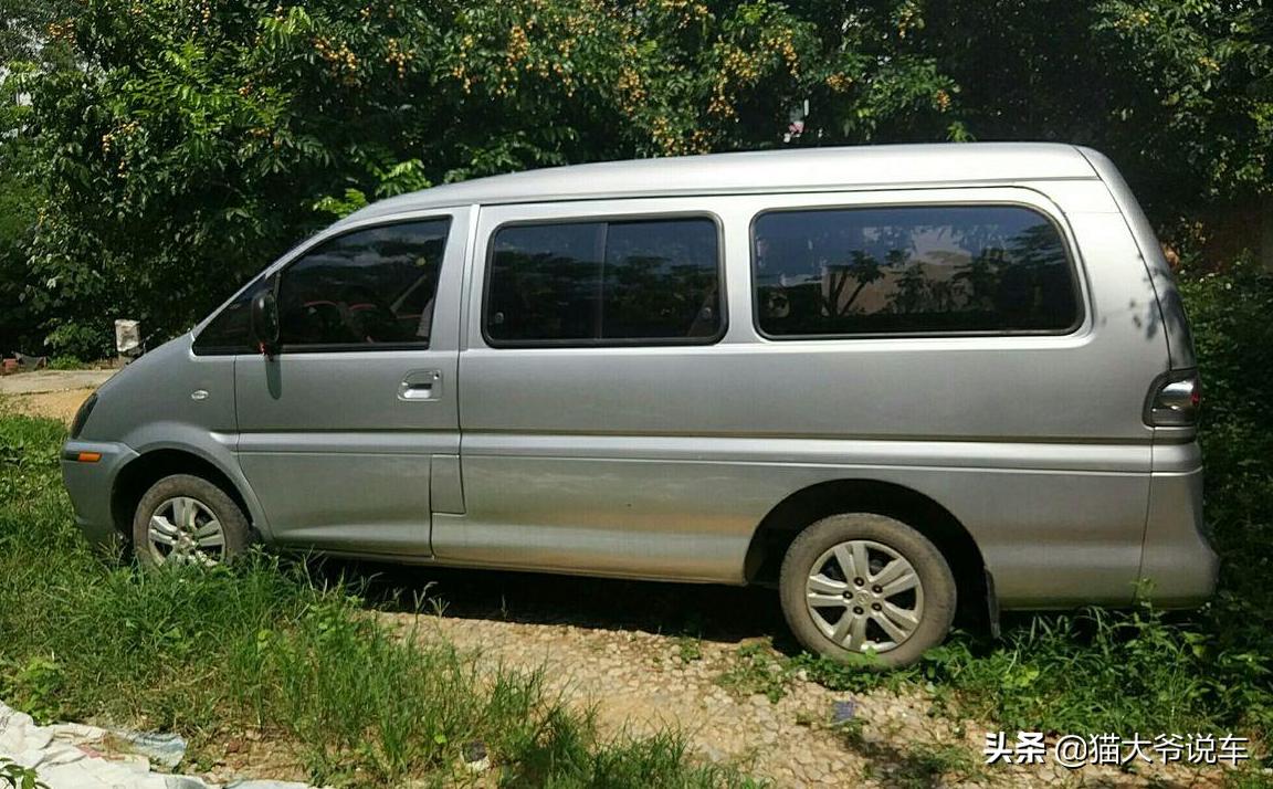 小海狮x30对比五菱之光谁好,小海狮x30和五菱之光哪个保值