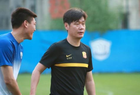 李霄鹏对失利承担全部责任,李霄鹏回归泰山队未来执教2选1