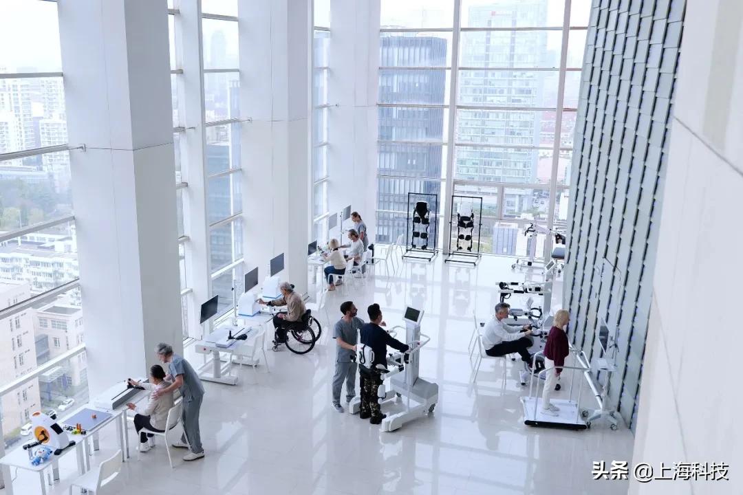 搴峰鏈哄櫒浜轰笅鑲㈠楠ㄩ,搴峰涓嬭偄澶栭楠兼満鍣ㄤ汉