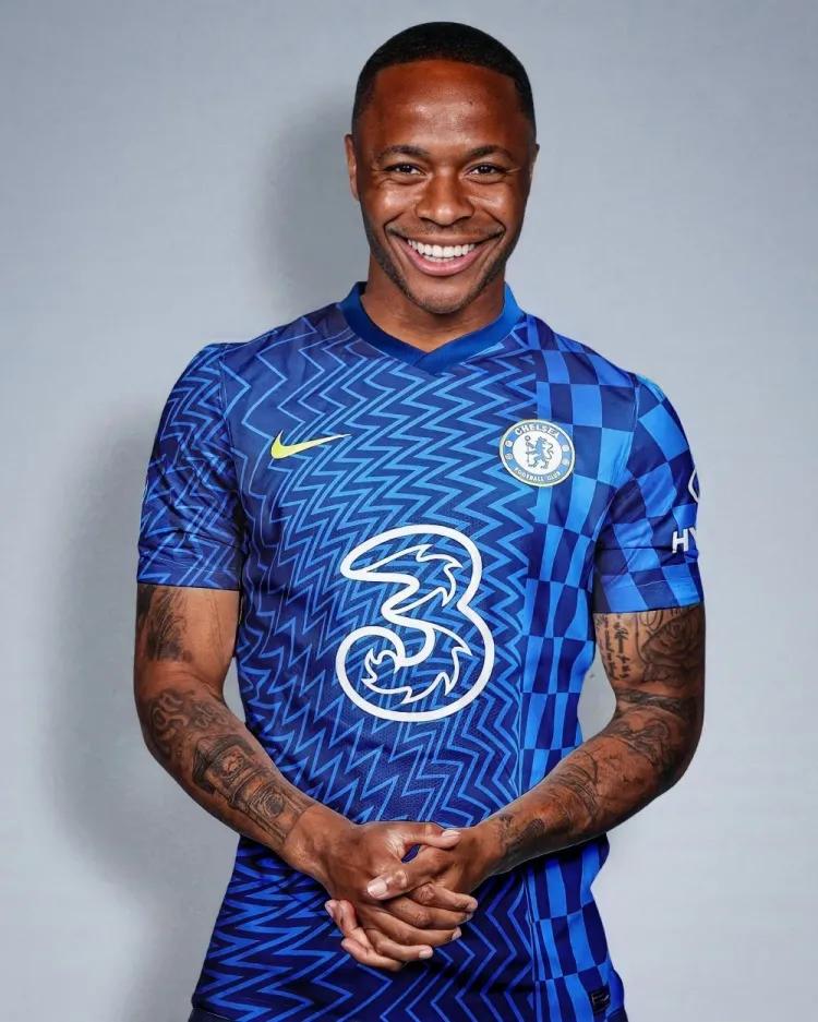 斯特林被铲球,斯特林被铲进球门