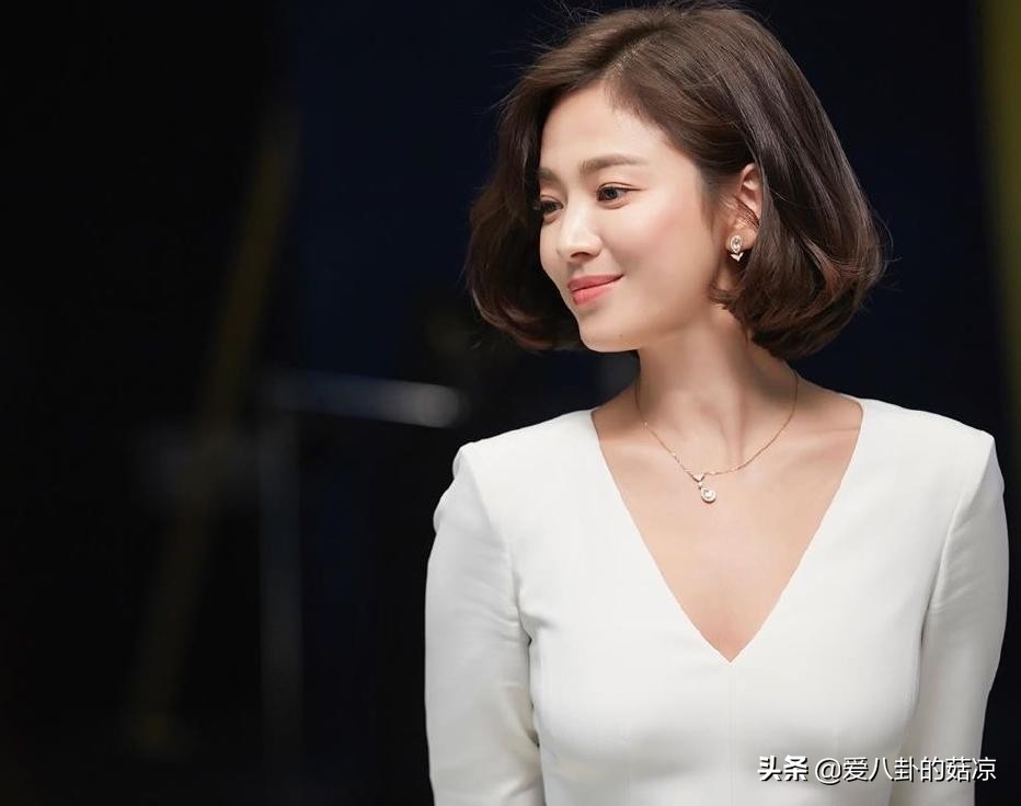 旗下只有三位艺人,个个都是赫赫有名,不愧是“佛系”公司