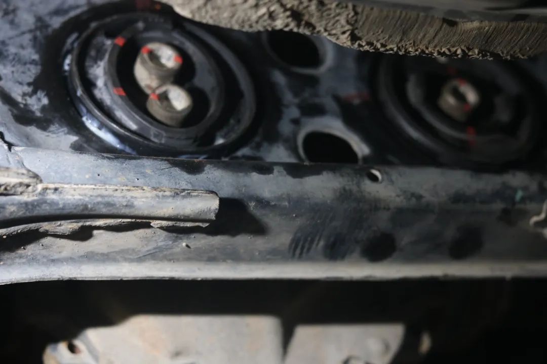 13代半皇冠底盘松散回炉重造,十三代皇冠彻底整备