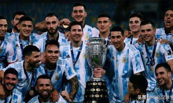 足球场上球员位置示意图,足球场上十名队员的位置