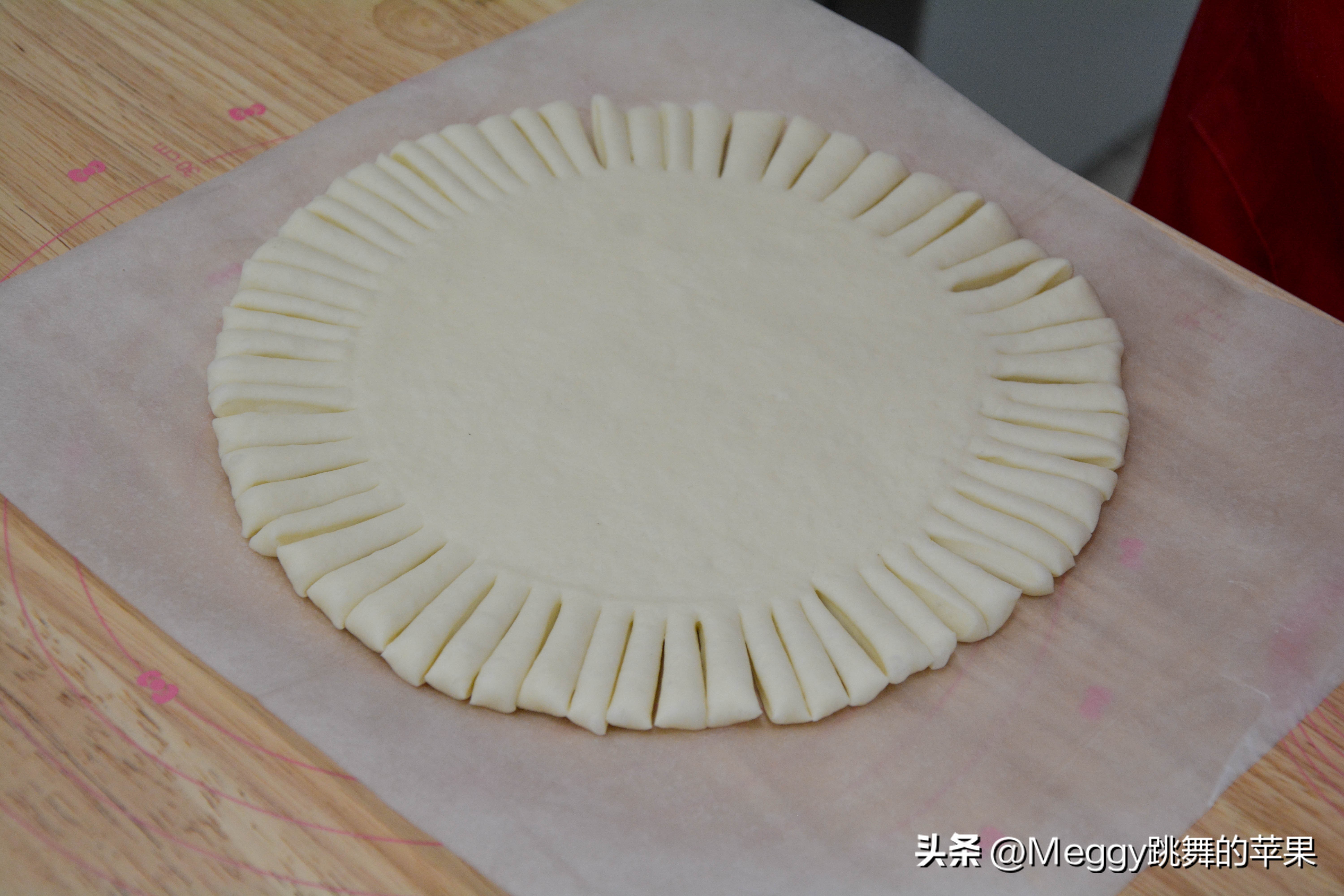 这个奶酪花环面包棒极了,颜值与美味并存,新年送礼可以有