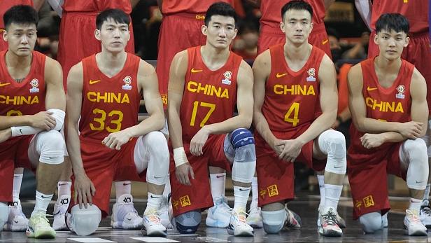 中国男篮世界杯预选赛球员穿的都是什么球鞋