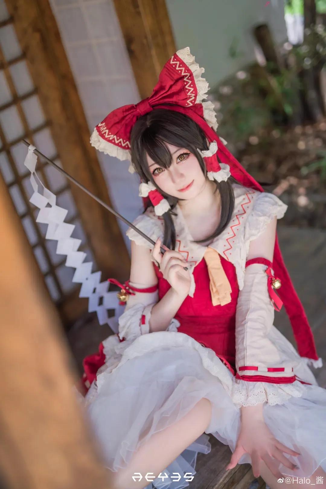 东方project博丽灵梦cos,东方projectcos博丽灵梦