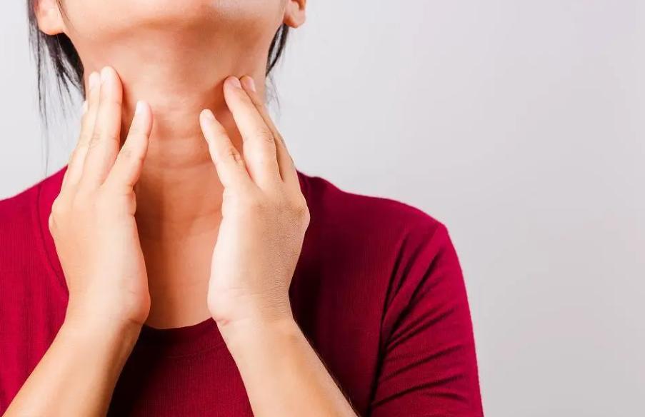 脖子和腋下的小肉粒是怎么回事,脖子和腋下的小肉粒能揪掉吗