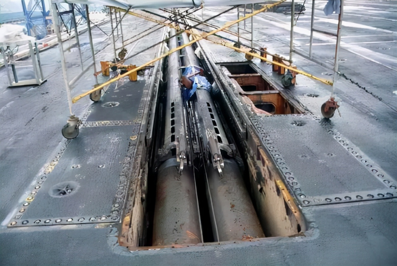 中国不惜3000万美元从澳洲买一艘废船，打开舱门后让西方懊悔不已