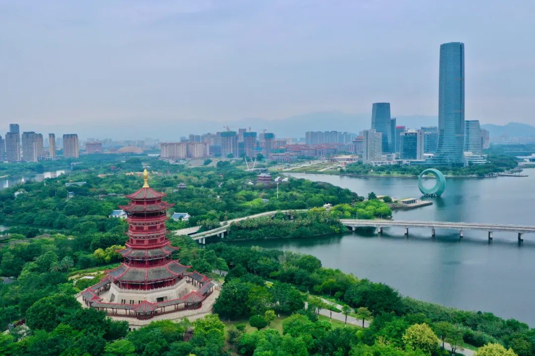 居停中国第四家华尔道夫酒店，奢享美味佳肴，开启鹭岛新玩法！