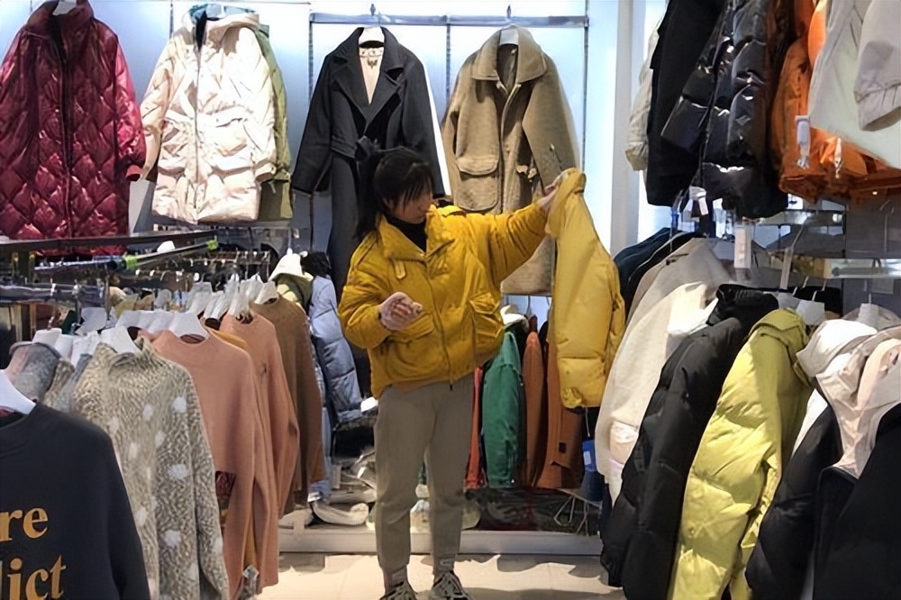 人到中年为什么越来越不舍得花钱,人到中年什么都需要钱