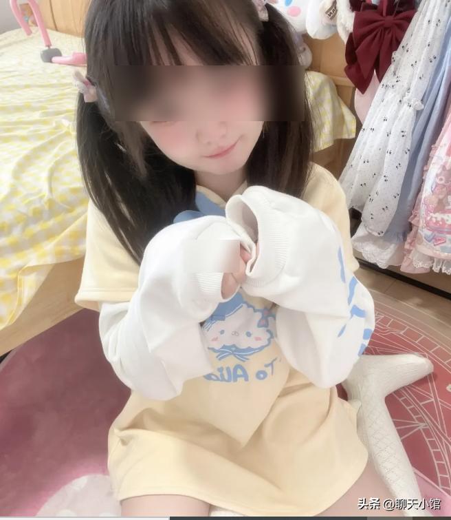 女网红优衣库迷惑行为引群嘲,优衣库童装试穿博主吐槽