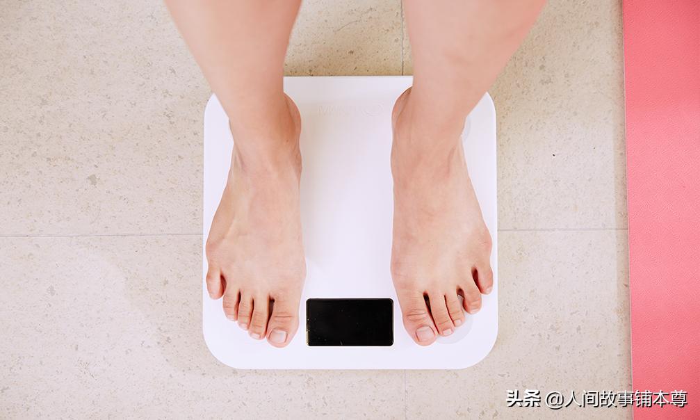 厌食症女孩恢复的真实生活,厌食症女孩吃东西一小口