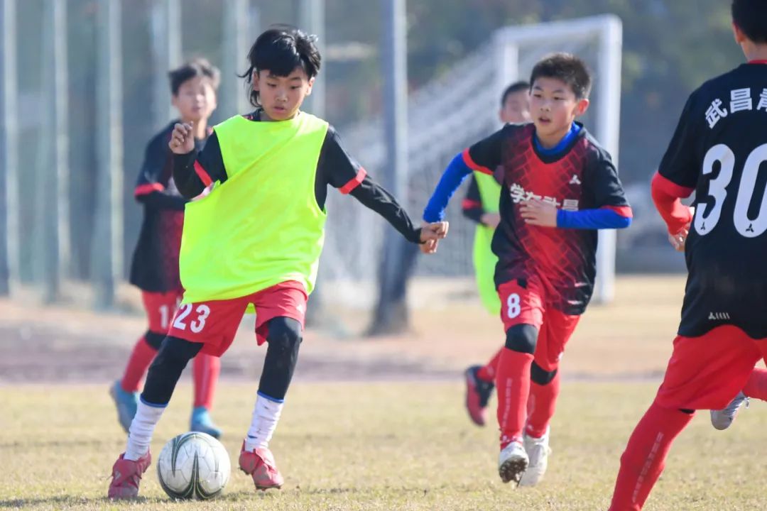 青训|中国克劳奇变身孩子王，“学在武昌”探索体教融合新模式
