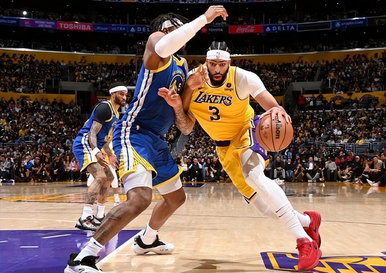 0分4失误,勇士惨输39分库里破纪录