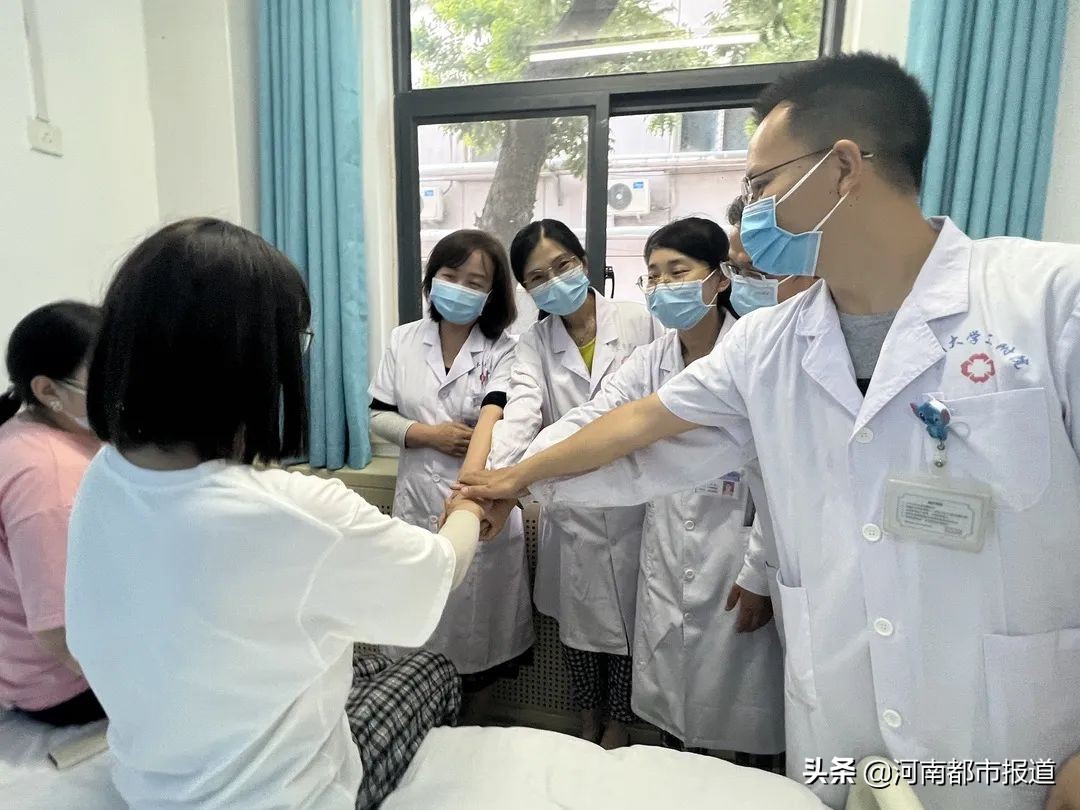 花季少女得白血病呼吁大家捐款,为白血病女儿捐骨髓视频