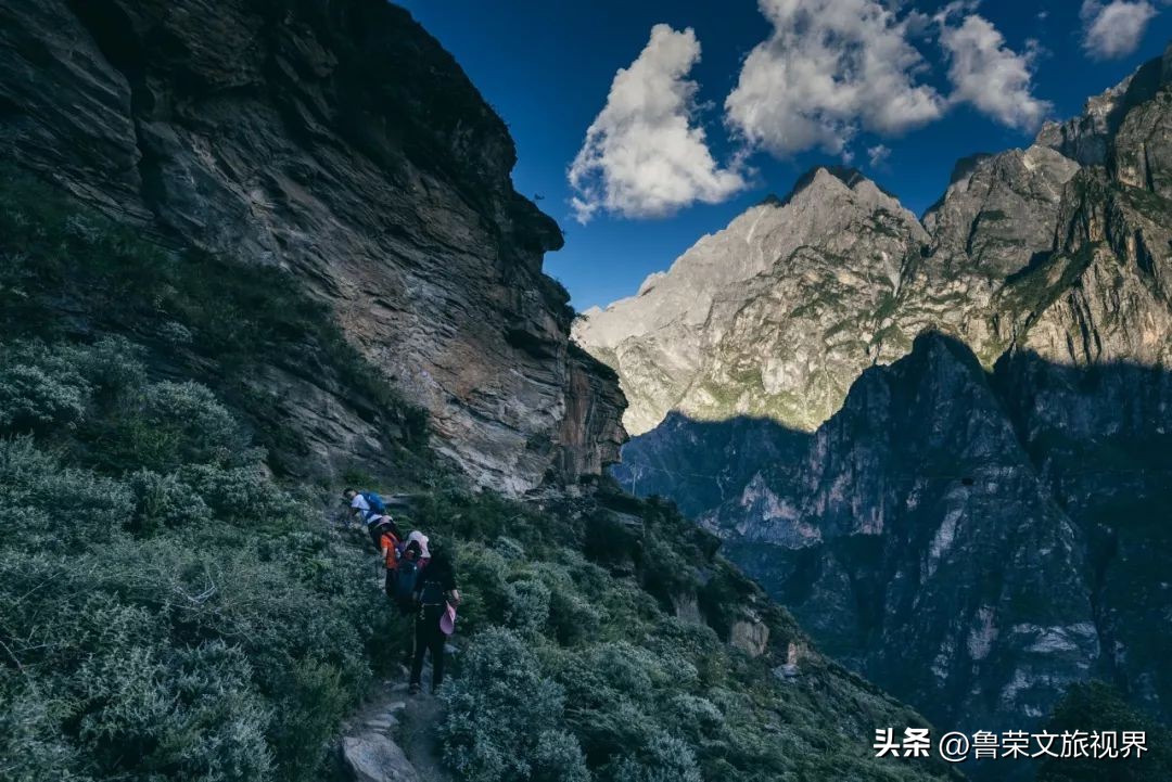世界经典徒步线路虎跳峡,虎跳峡高路徒步多少公里