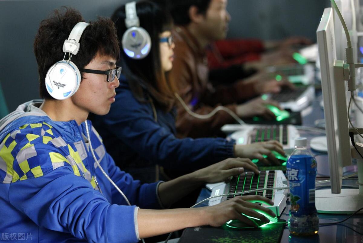 迪拜空姐露娜,露娜迪拜空姐