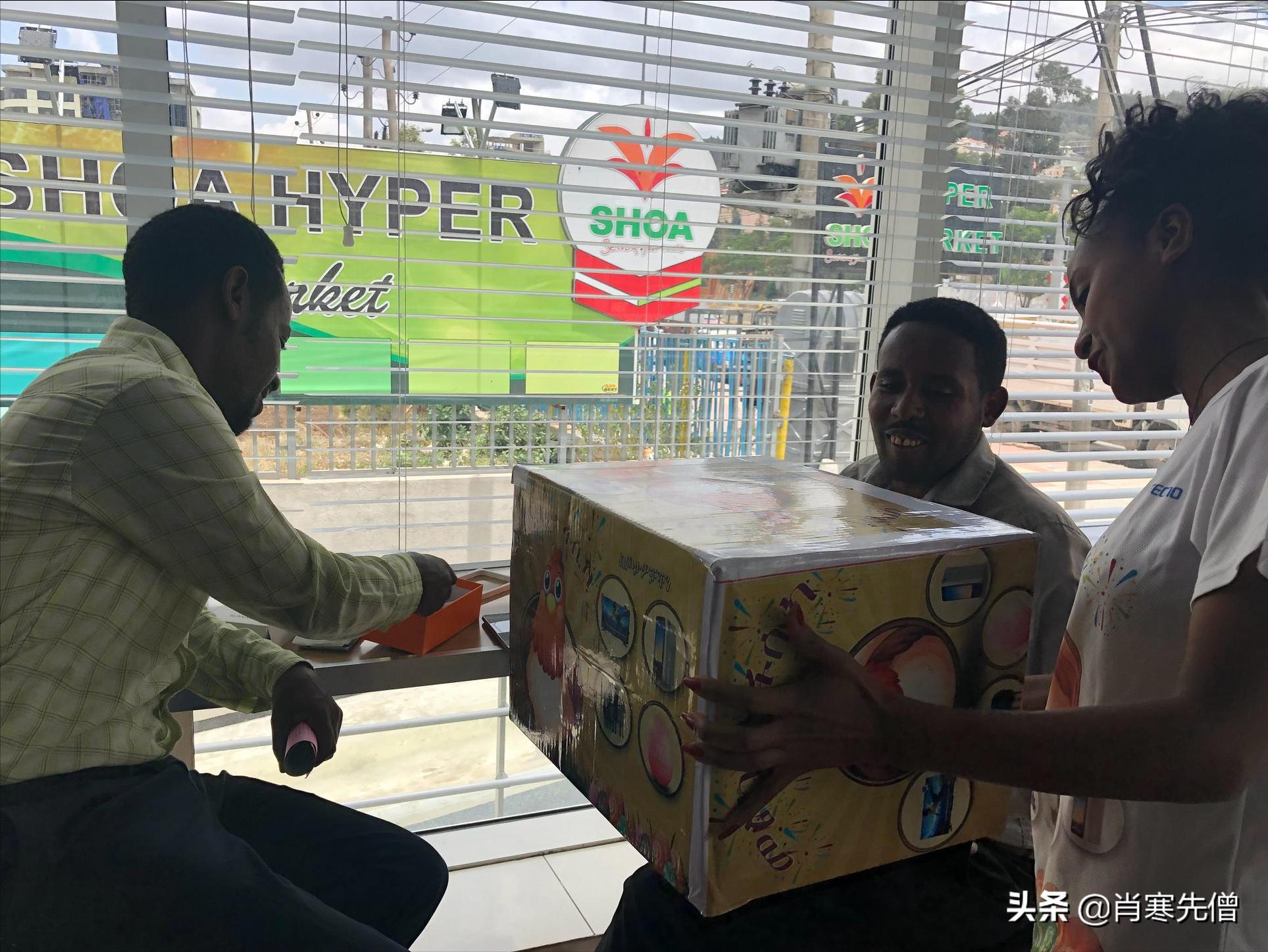 河南小伙，生意失败负债百万，32岁到非洲打拼，靠卖手机年入70万