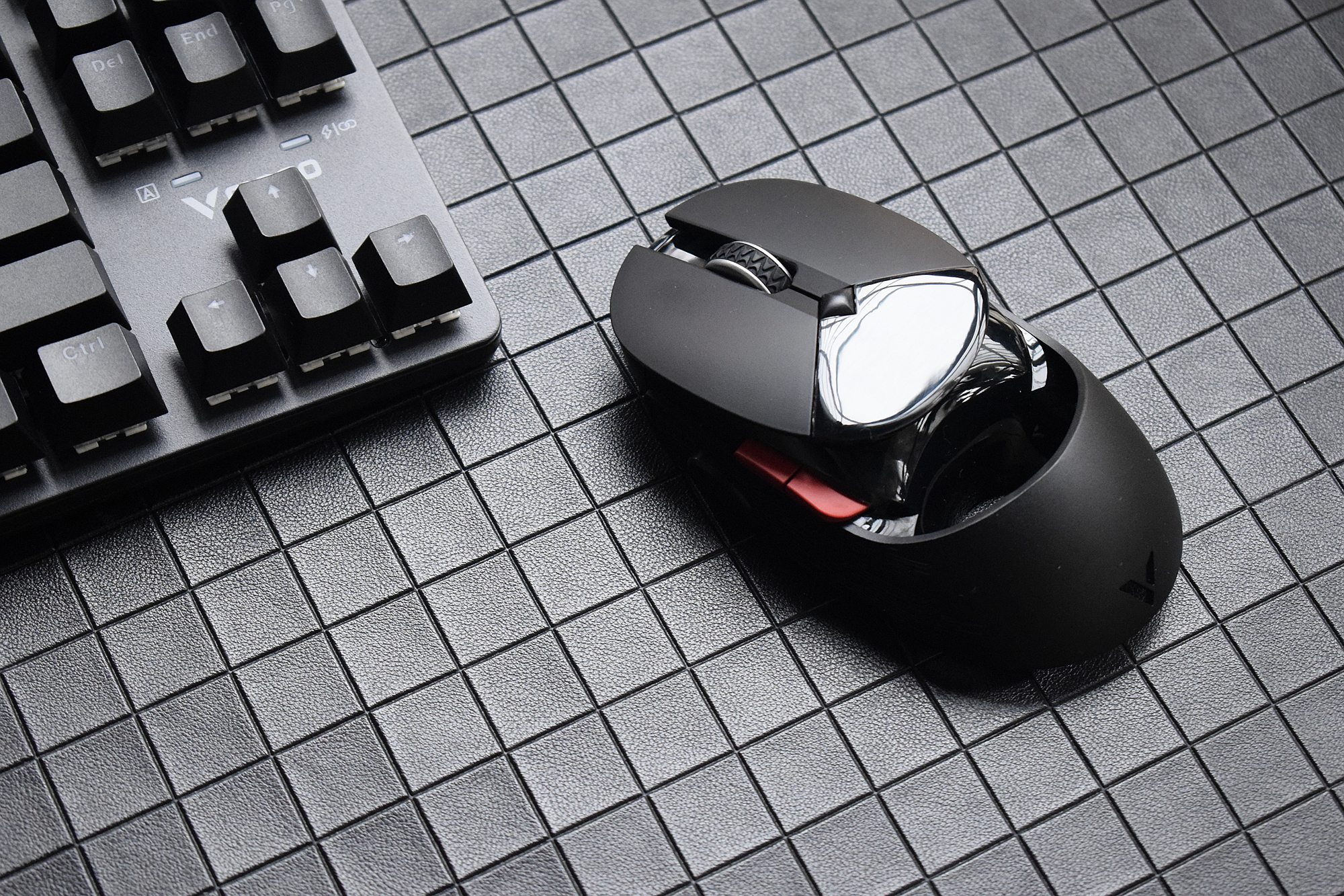 雷柏v500pro红轴键盘测评紫色,让游戏更自由雷柏v500pro多模键盘