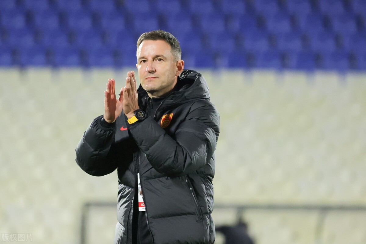 如何解读范志毅预言国足输越南,国足迎战新加坡范志毅预测