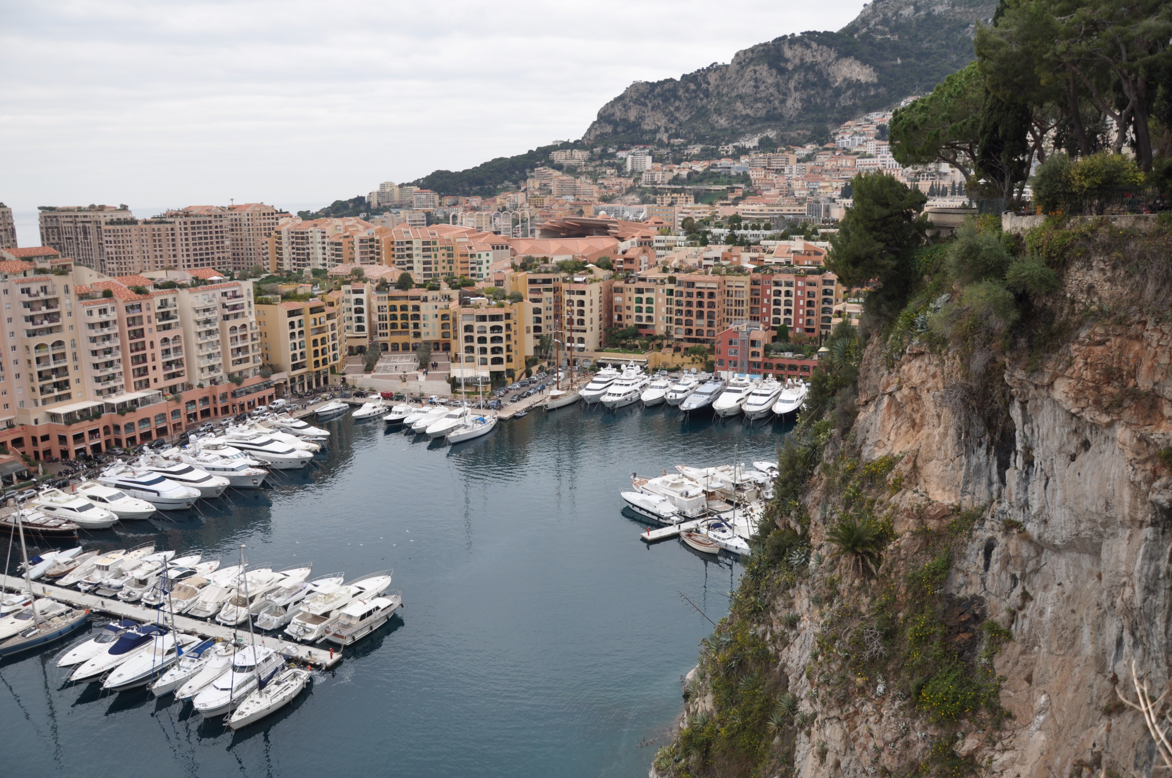 摩纳哥：拥有巨大财富的世界第二小国家，奢华的旅游度假胜地