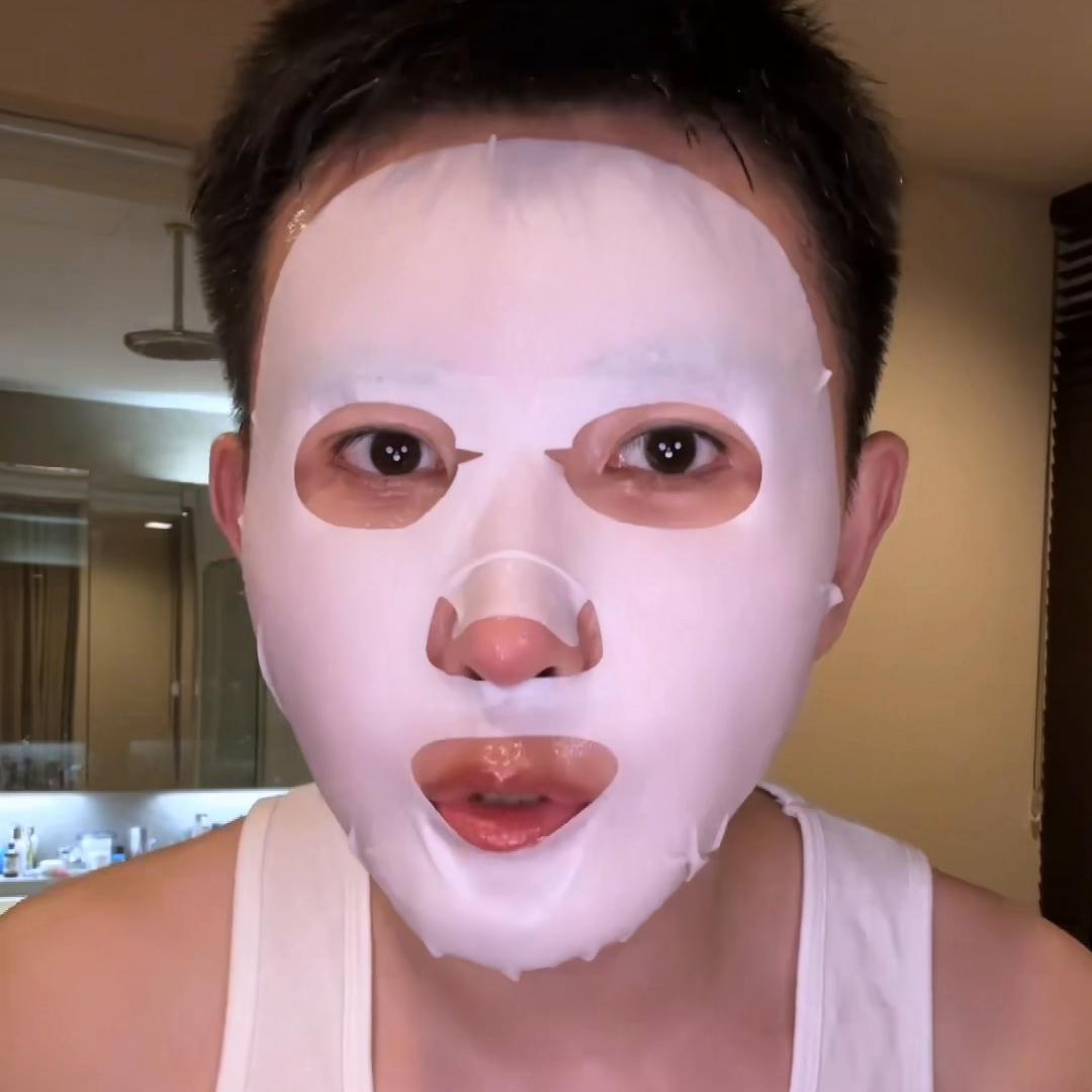 定居泰国之后不卷了，但皮肤保养不能停！姐妹们，今晚七点...