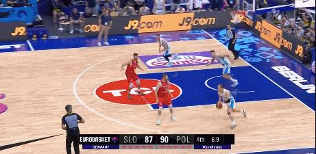 东契奇被打,东契奇因伤仅出战5分钟