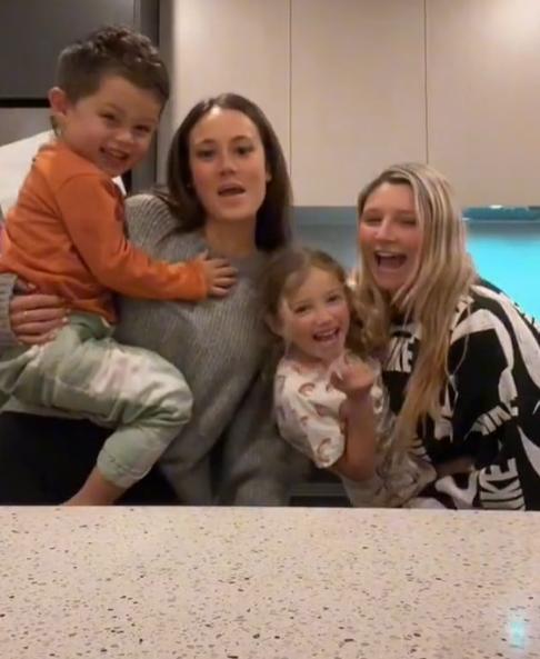 25岁妹子离婚后带娃和闺蜜合租!晒日常爆红网络:姐妹比男人靠谱