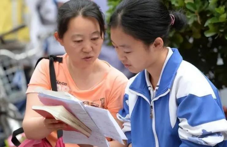 张雪峰谈最有前途的十大大专专业,张雪峰谈专科十大最有前途专业
