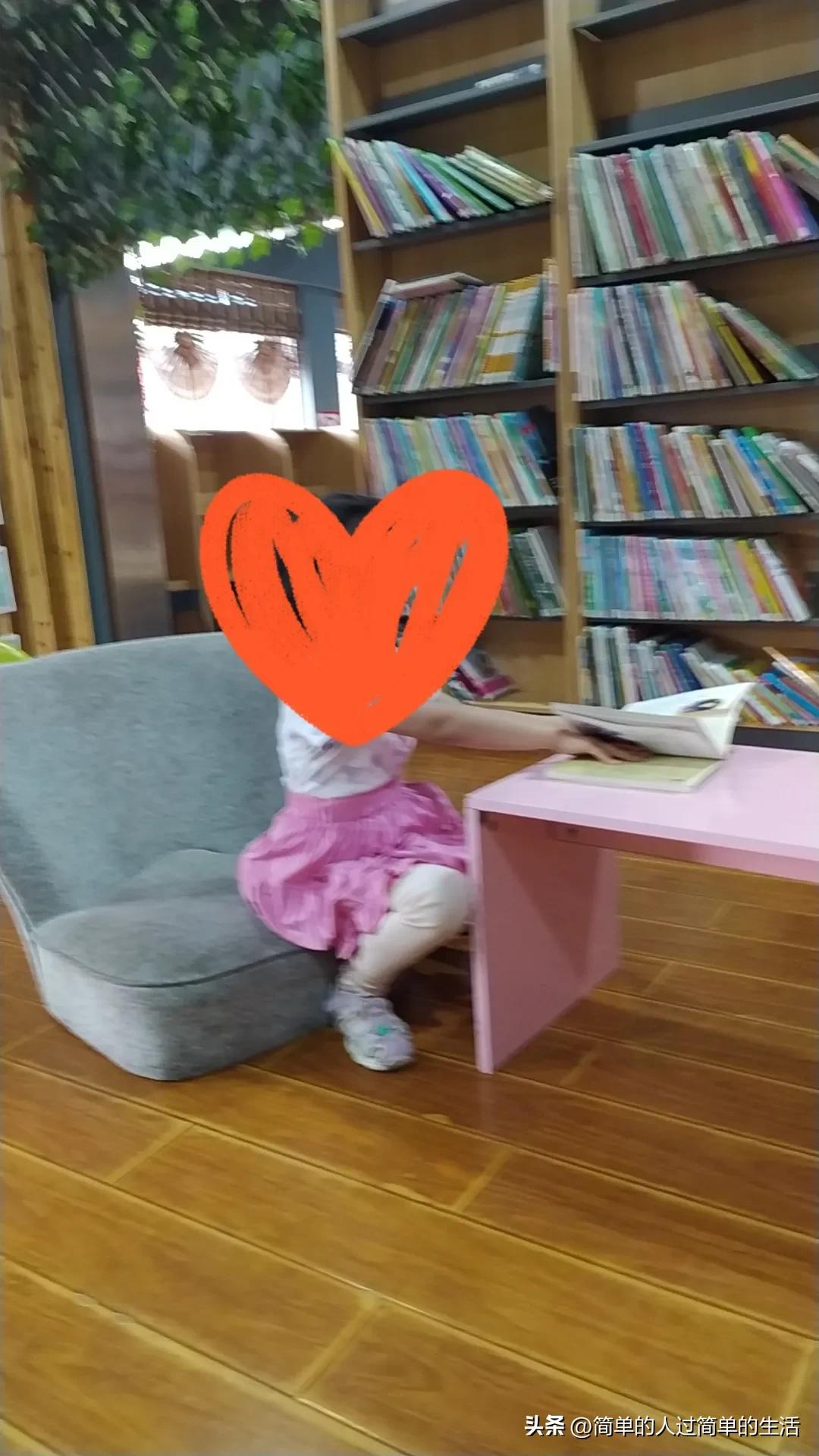 最好的亲子教育就是带孩子逛书店,周末带孩子逛书店也是一种方式